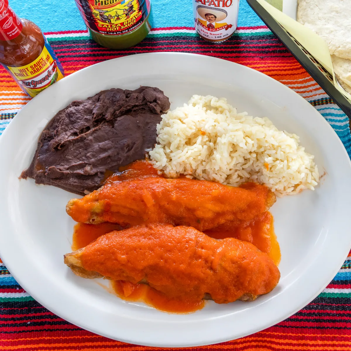 PACAYAS CON ARROZ Y FRIJOLES
