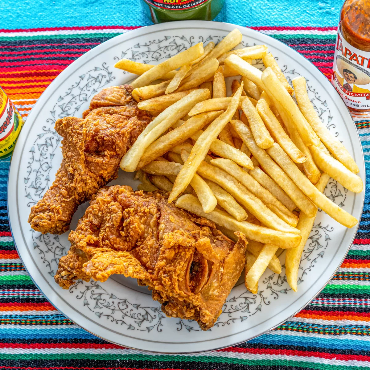 POLLO DORADO CON PAPAS