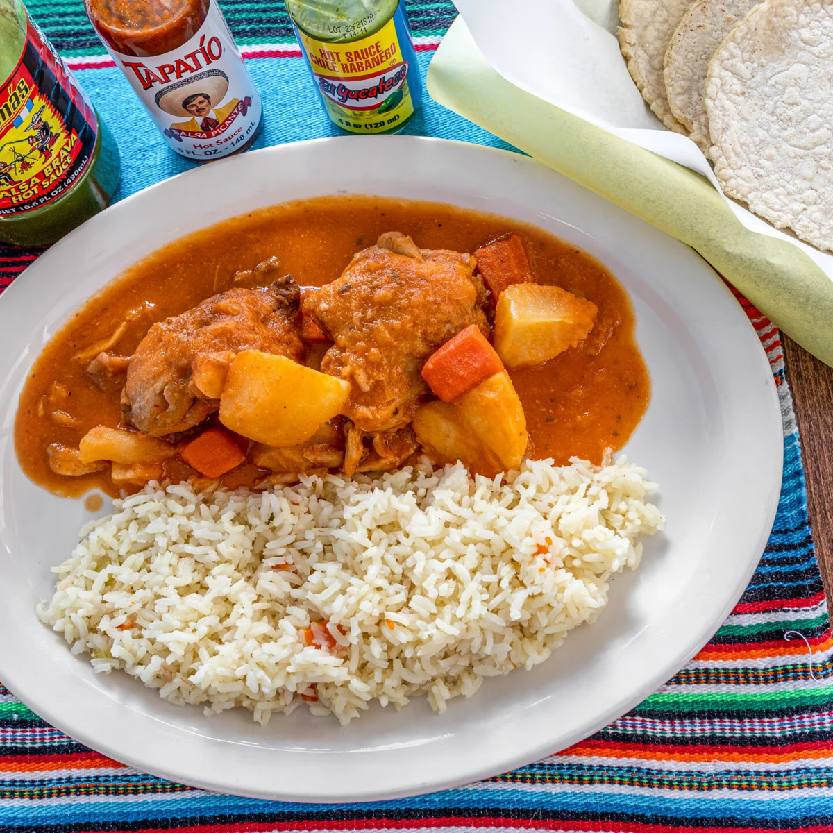 POLLO GUISADO CON ARROZ